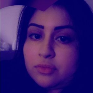 Meet your Posher, Abigail